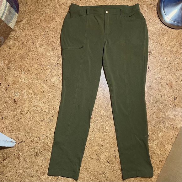 Duluth Trading Co Wm’s Breeze Shooter Slim Leg pant In Olive Green Sz 14 x 33 - Picture 11 of 16